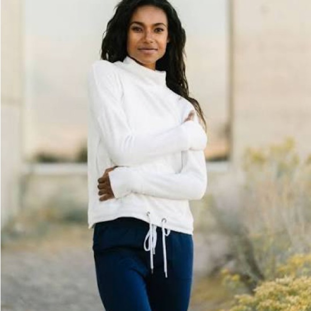 Zyia White Pocket Drawstring Mock Neck Sweatshirt